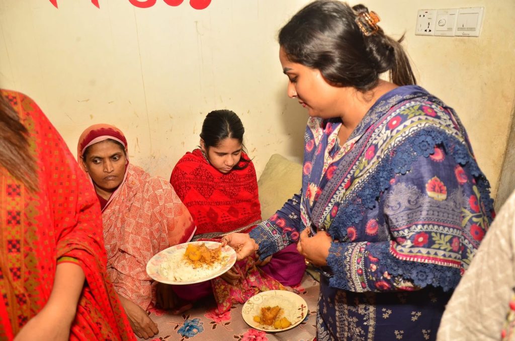 Miss & Mrs Elegance Bangladesh – Biddhashrom Old Age Home Visit